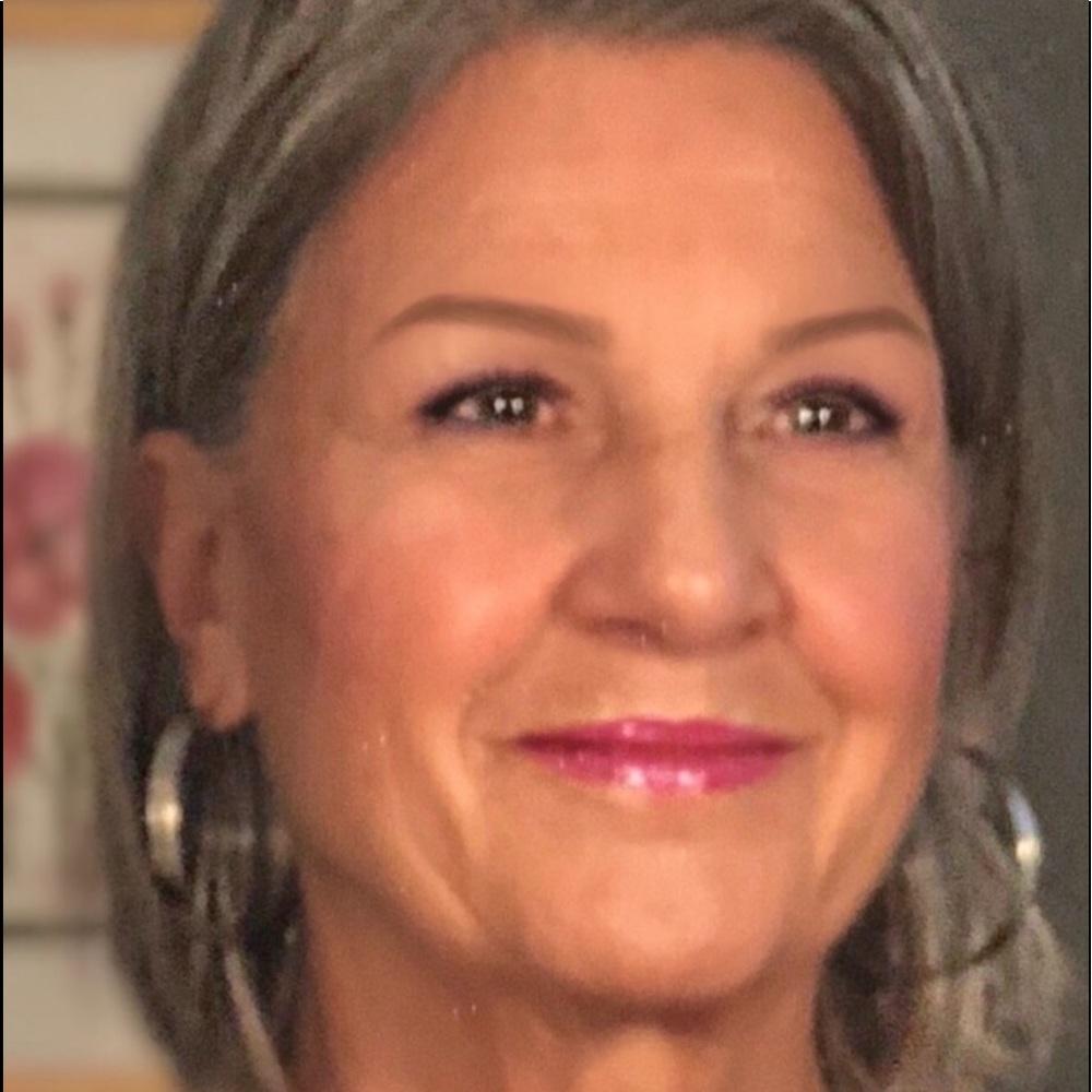 Meet your Posher, Cynthia